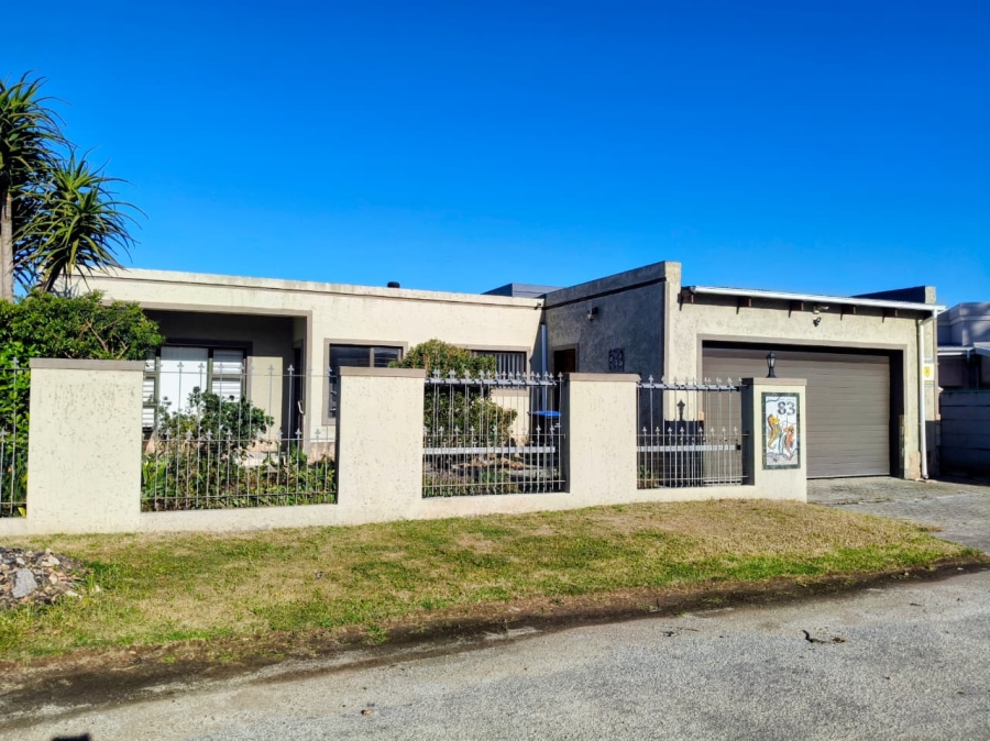 3 Bedroom Property for Sale in Wavecrest Eastern Cape